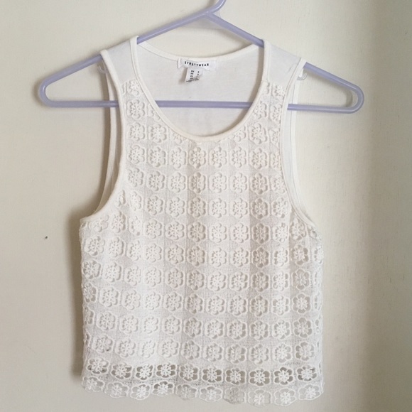 Lace Crop Top - Picture 3 of 4